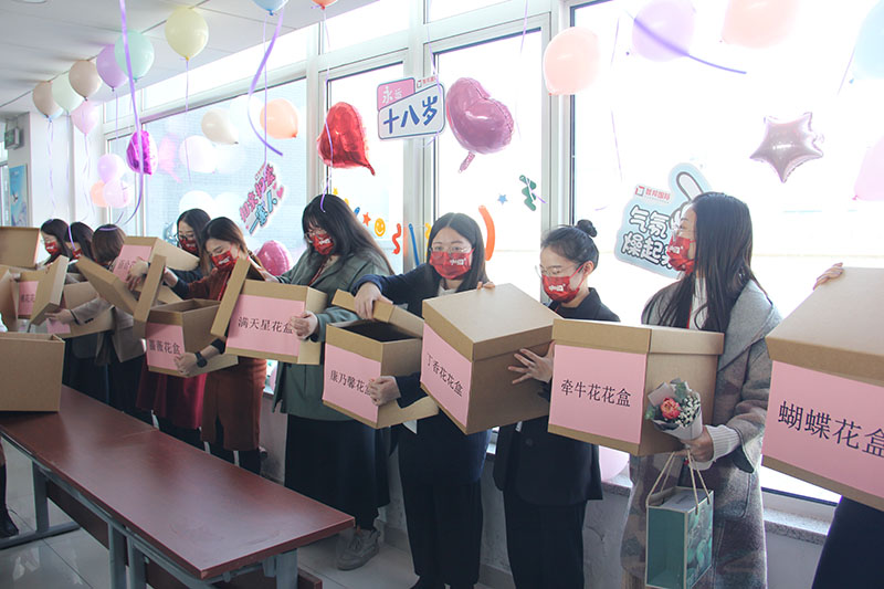 致最美女神:不负芳华,不负青春,最爱是你!