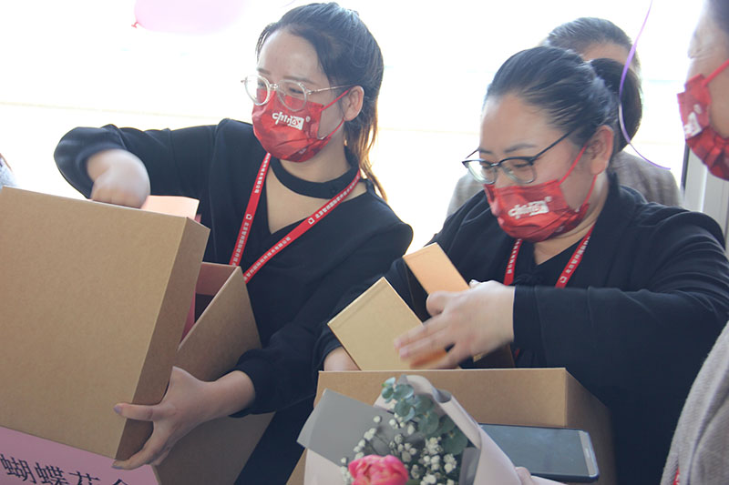 致最美女神:不负芳华,不负青春,最爱是你!