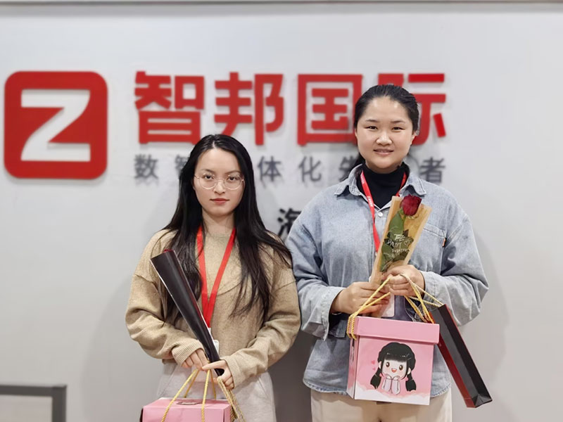 向美而生，灼灼其华，女神节快乐！