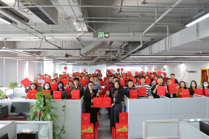 新春启泰，马踏祥云，智邦国际祝您春节快乐！