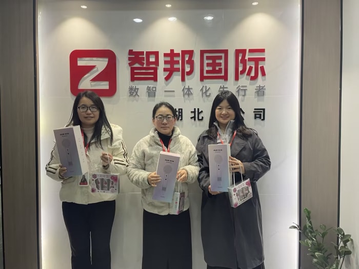 春风有信，花开有期，女神节快乐！